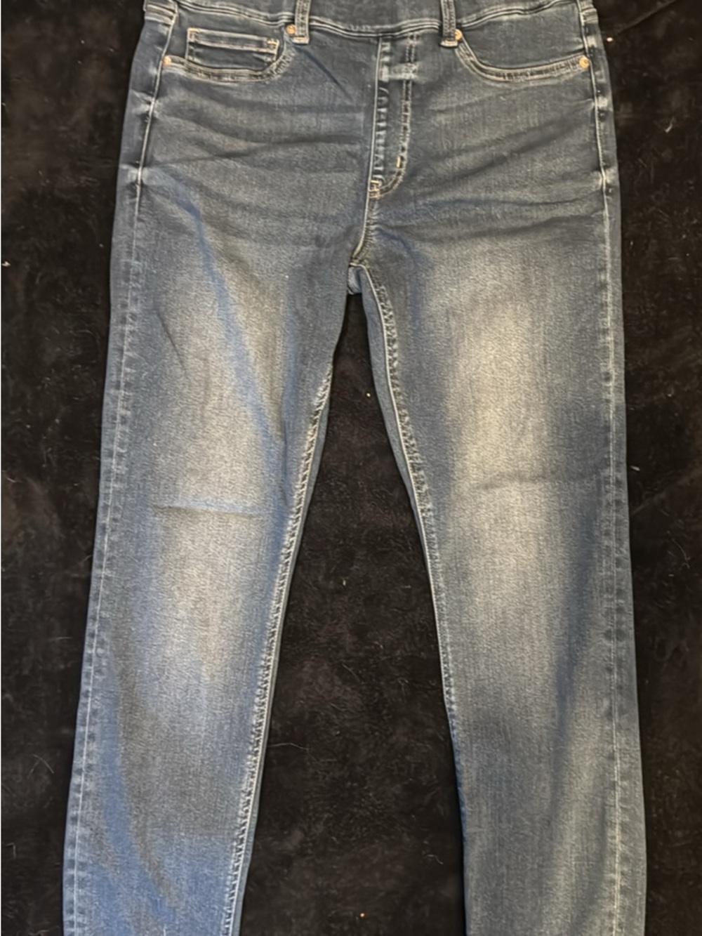 Classic Women's Skinny Jeans in Medium Blue Wash